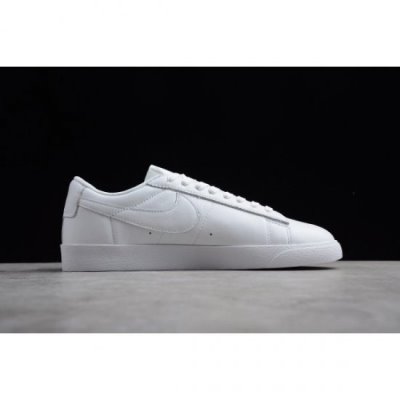 Nike Blazer Low Le Triple Beyaz Kaykay Ayakkabı Türkiye - 4F4752I6